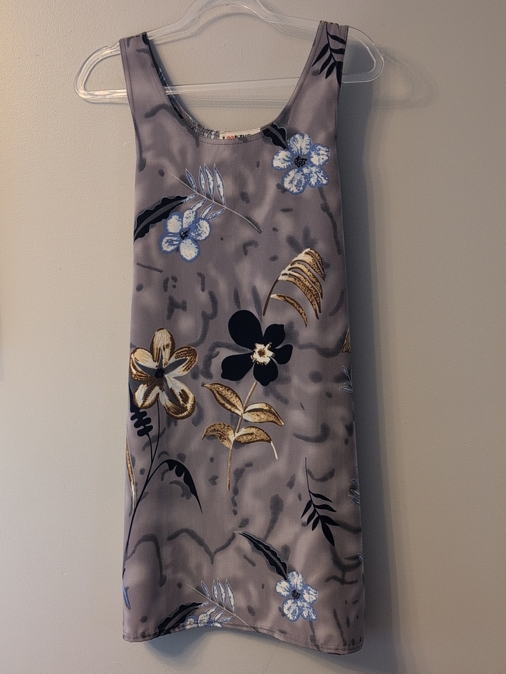 Looking Good Sleeveless Floral Shift Dress in Gray with Blue & Gold Accents